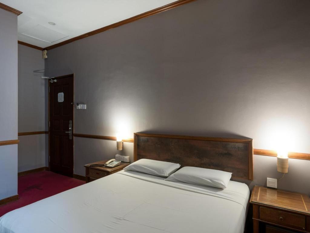 Hotel Four Chain View