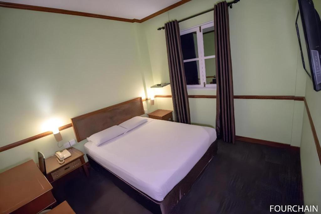 Four Chain View Hotel 2*