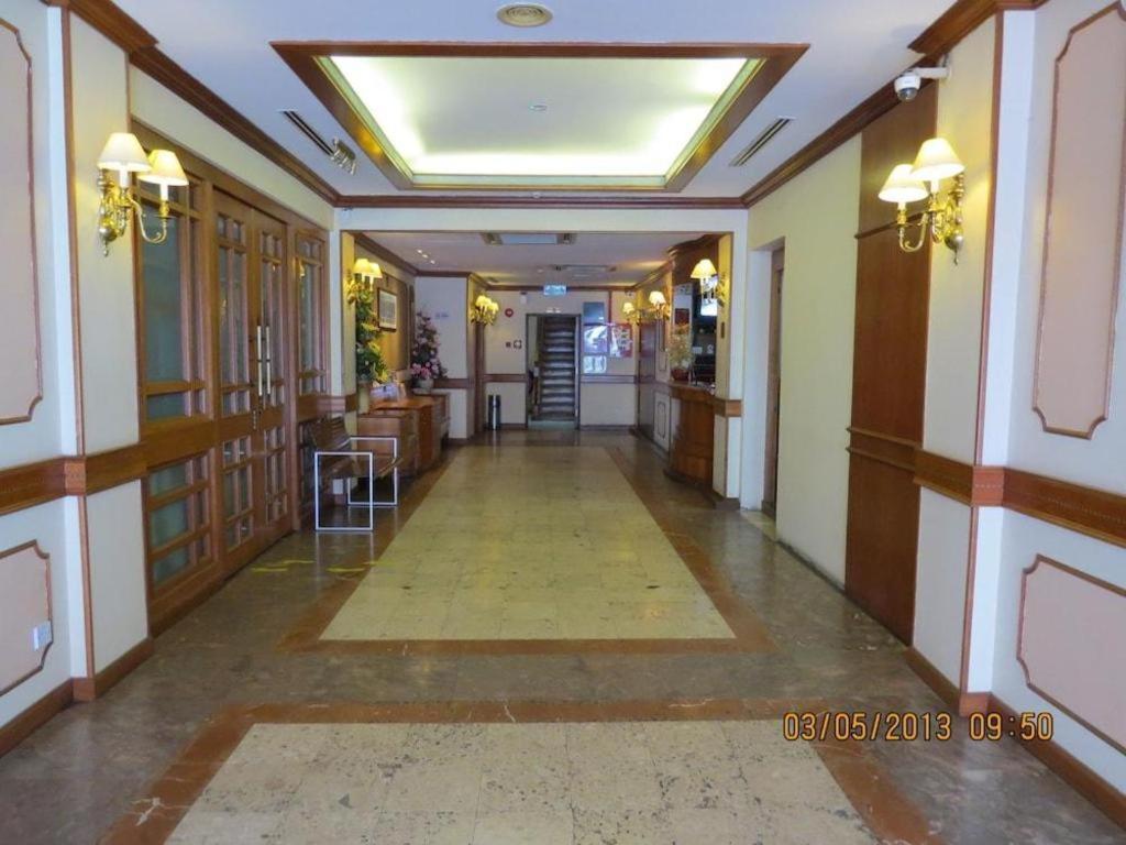 Hotel Four Chain View